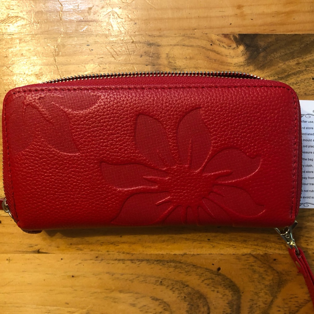 Aphison wallet/wristlet new without tags